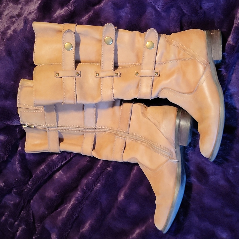 Tan leather women's boots size 8.5